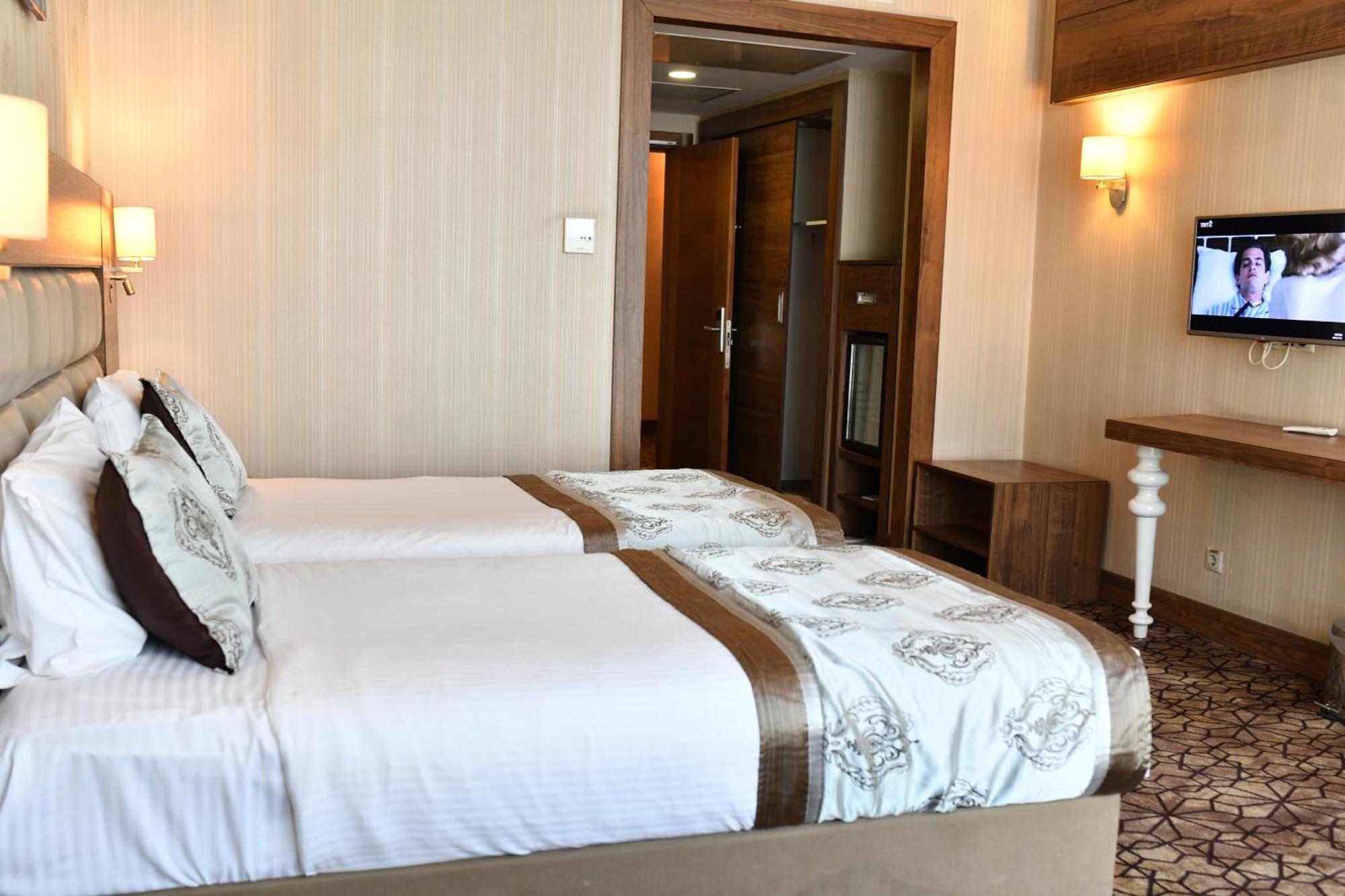 Royal Hotel Inegol מראה חיצוני תמונה