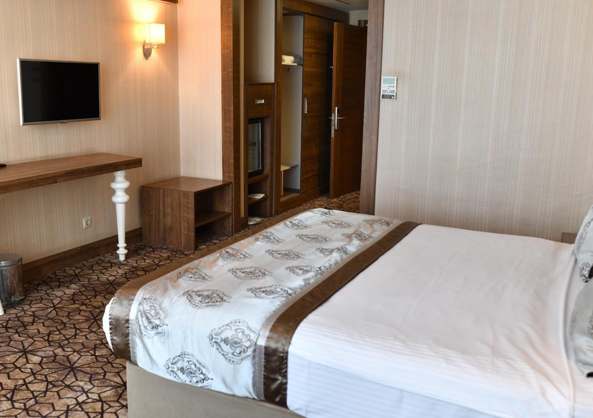 Royal Hotel Inegol מראה חיצוני תמונה